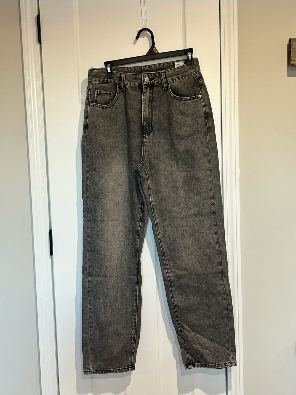 Classic Women’s High-Rise Black Wash Jeans